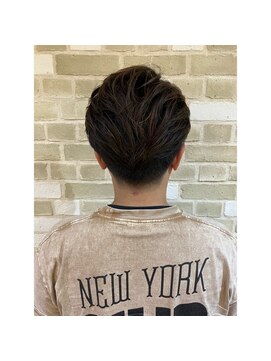 エルサフィロ キタハマ(el zafiro kitahama) 20×30×40代×刈り上げスタイル×クセを活かす×メンズカット