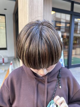 ヘアーメイクオズ(hair make O/S) 【KON】ハイライト／マッシュショート