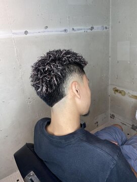 フランクスバーバーザスタンド(Frank’s barber the stand) バーストフェードスタイルA