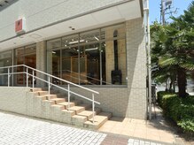 ハース(HEARTH)の雰囲気（ゆりのき通り沿いにあります）