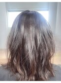 クセを活かした無造作スタイル