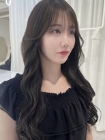 シーン(scene)&nbsp;【Kurumi】韓国風 暗髪グレージュ 巻き髪 レイヤースタイル♪