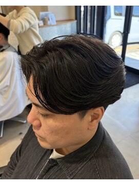 サニーズ(SUNNY'S by CONKS) センターパート/フェザーパーマ／毛流れパーマ/柏