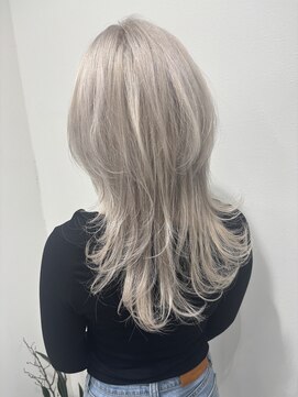 アンリ(Anli) 【Anli】ハッシュカット×ホワイトシルバー