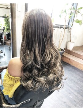 モノ アンド イニ(Mono & inni) 【奈良/inni hair】グラハイブリッドハイライト