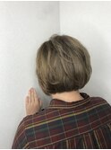 ショートボブ×スモーキーベージュ