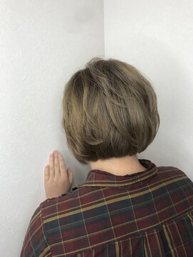 ルシア 東三国店(hair and make lucia) ショートボブ×スモーキーベージュ