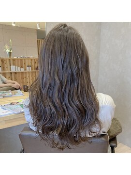 ココンヘアー(KOKON hair) ブリーチなし × ミルクティーベージュ