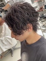 マグ カーネ バイ フィフス(Mag KANE by fifth) ツイストスパイラルパーマメンズマッシュセンターパートウルフ