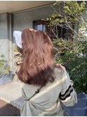 ピンクベージュ