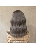 フーチー クーチー アマティー 豊中店(FUCHI KUCHI amati)&nbsp;@fuchi_kuchi.okada［豊中,髪質改善/ホワイトシルバーグレー］