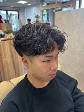 マインド サイトー ヘア アンド スパ mind saito hair&SPA 波打ちソフトスパイラル×ピンクハイライト