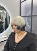 ホワイト × エンドカラーブラック