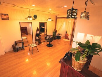 バハリ(Bahari)の写真/【平和市民公園】女性スタイリスト一人のみのプライベート空間で、リラックスしながら髪のお悩みを解決＊