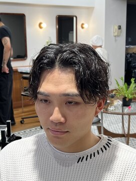 ザデイトウキョウ 表参道 青山(THE DAY TOKYO) MEN’S/サーフカール/刈り上げセンターパート/表参道駅/青山