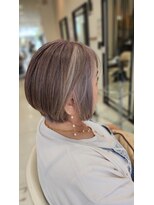 百色 八戸店 透明感ミルクティーグレージュの大人上品ボブ