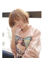 ベージュ