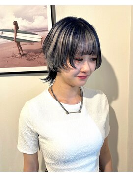 マリン(Marine) 20代30代アンブレラカラーウルフカット女子