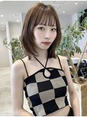 ベージュミディアムレイヤー_顔周りレイヤー_グレージュカラー