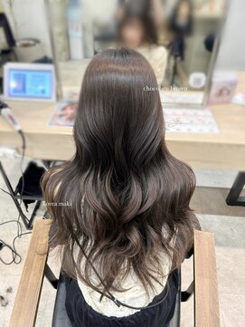 エレン(E L E N) 韓国風巻き髪/艶カラー