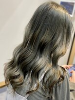 アース 東戸塚店(HAIR & MAKE EARTH) オンブレグレージュオリーブベージュくびれミディ大人美人