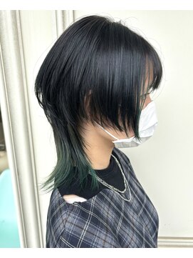 シャルティア(SHALLTIA) ウルフカット/クラゲヘアー/インナーカラー/グリーン/個性的