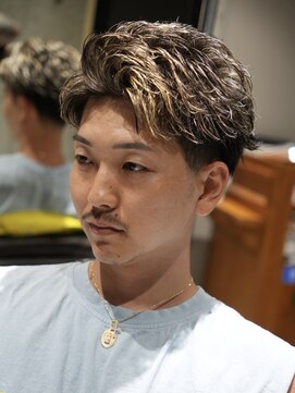 メッツ 原宿(METS) MEN'S/アップバング×毛流れパーマ×ハイライト