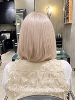 エノア 青山(ENORE)&nbsp;ホワイトグレージュ×ケアブリーチ透明感ハイトーンカラー