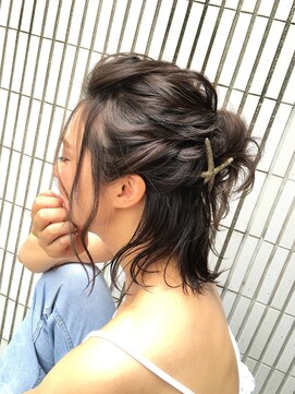 アンフィフォープルコ(AnFye for prco) 【AnFyeforprco】ハーフアップお団子カジュアルアレンジ♪