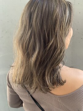 アクトゥス(AEQUITAS) ハイライト×アッシュベージュ