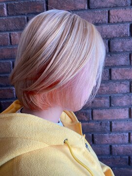 ノーブルヘアー(NOBLE HAIR) ハイベージュ×インナーカラー