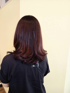 ラキ(LAKI) レイヤージュカット