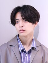 ネイビー(NAVY)&nbsp;女子ウケ抜群のニュアンスウェーブパーマ 好印象センターパート