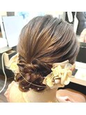 お呼ばれ◎シニヨンヘア×グレージュカラー