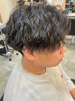 ニアウ 太田店(Niau)&nbsp;センターパートツイストスパイラルパーマメンズ波巻きパーマ