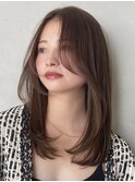 顔周りレイヤーカットくびれヘアミルクティーベージュカラー