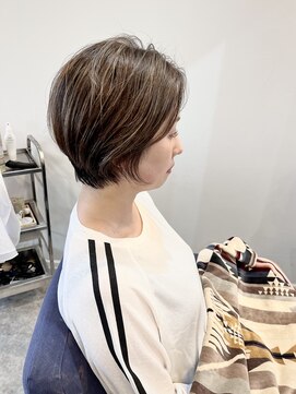 キャトル(quatre) ハイライト&レイヤーショートボブ