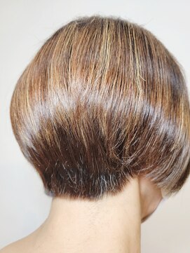 松本平太郎美容室 吉祥寺パートファイブ(PART5) 前下がりグラデーションボブ×ハイライト/30代40代50代60代