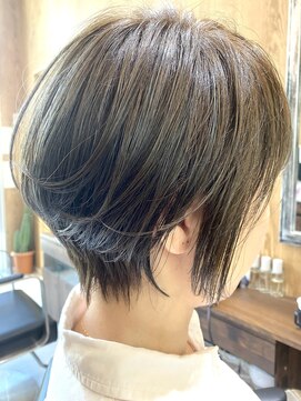 イー(E) ショート