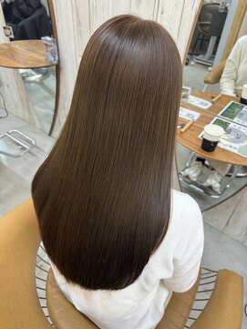 ロンドアジュール 横浜(Lond azur) 暗めカラー/韓国風巻き/レイヤーカット/髪質改善/縮毛矯正/横浜