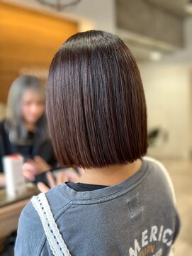 シャルムバイルーチェココ(CHARME by Lu'ce coco) 艶感×切りっぱなしボブ暗めカラー