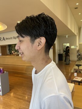 サラ ビューティ サイト 春日(SARA Beauty sight) セットを楽に♪毛流れ作る爽やかメンズショート