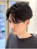 ニュアンスパーマカルマパーマセンターパートウルフコンマヘア