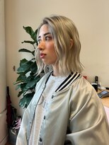 エッセンザ 梅田(ESSENZA)&nbsp;ホワイトブロンド