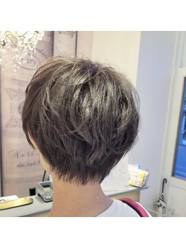 リンクリンク バイ エール 生駒(LINK LINK by aile) ボーイッシュな可愛さが魅力のマッシュショート