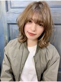毛先パーマことりベージュネイビーカラーフレンチボブ