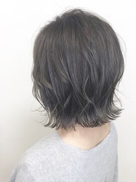 ドアーズ(Door's) 30代40代ショート白髪染めグレイカラーボブ艶栄名駅伏見丸の内