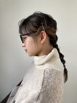 エクリ 麻布十番(equri) 変形ポニーテールアレンジ