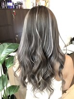 ラビス 浦和(Lovis) 魅力倍増カール/セミディ/シアーカラー/ダークアッシュ/姫カット