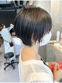 暗髪ショート